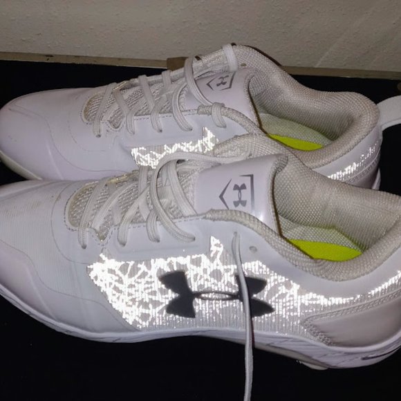 Men's white Under Armour MLB Baseball Cleats Sizw 9 - Picture 1 of 5